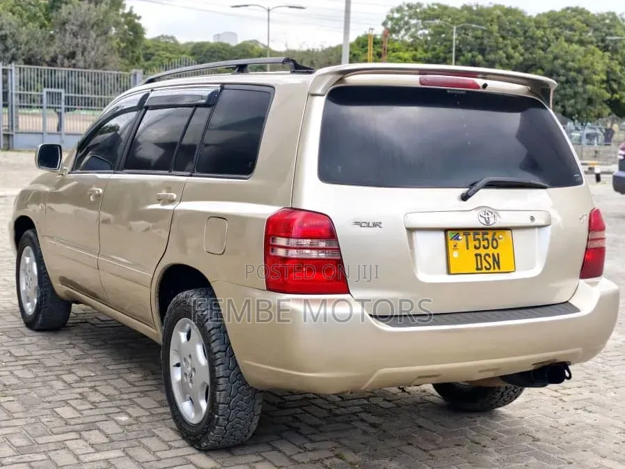 Toyota Kluger 2005 Gold