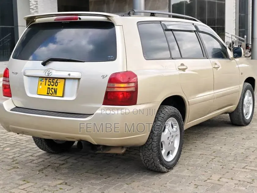 Toyota Kluger 2005 Gold