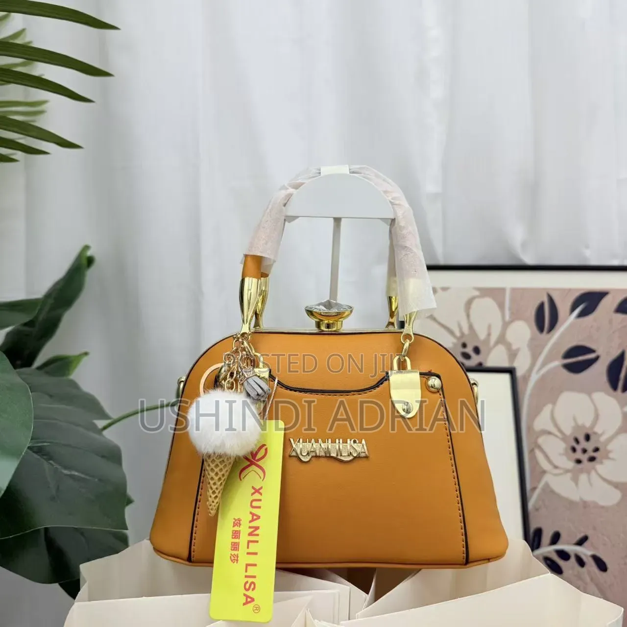 Handbagsorder Price: TSH 55,000/=
