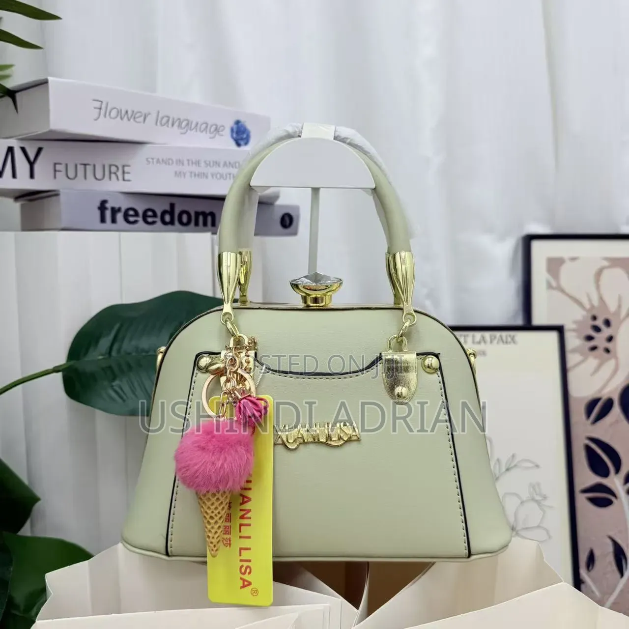 Handbagsorder Price: TSH 55,000/=