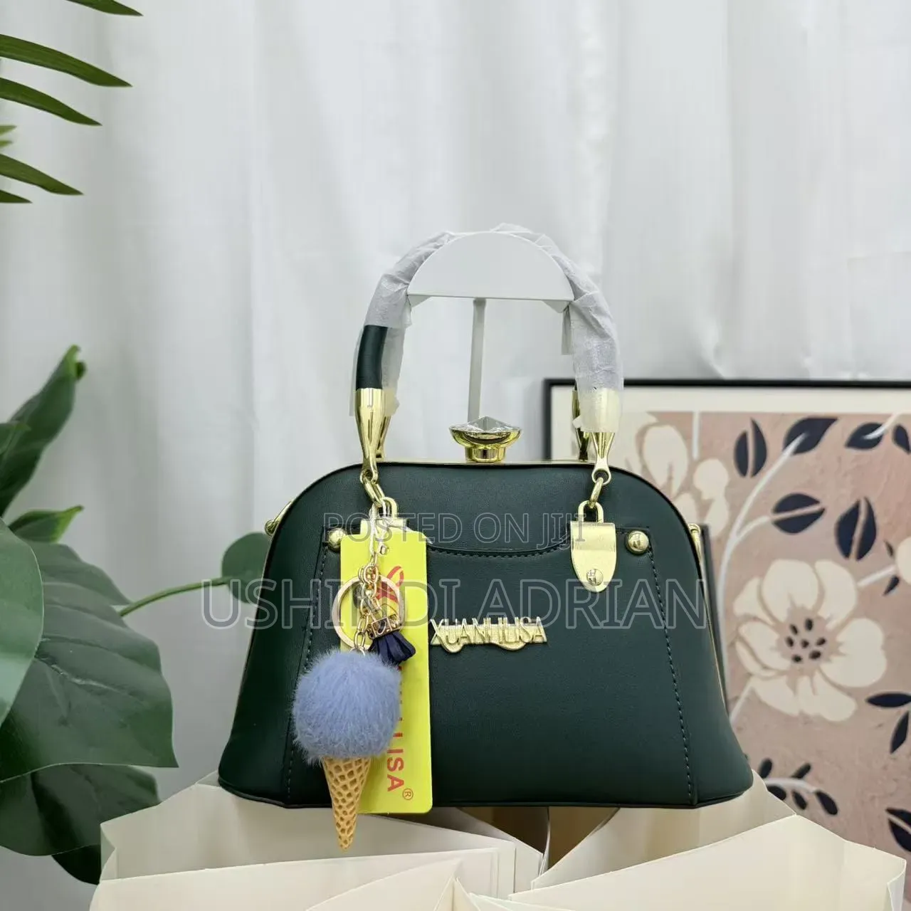 Handbagsorder Price: TSH 55,000/=