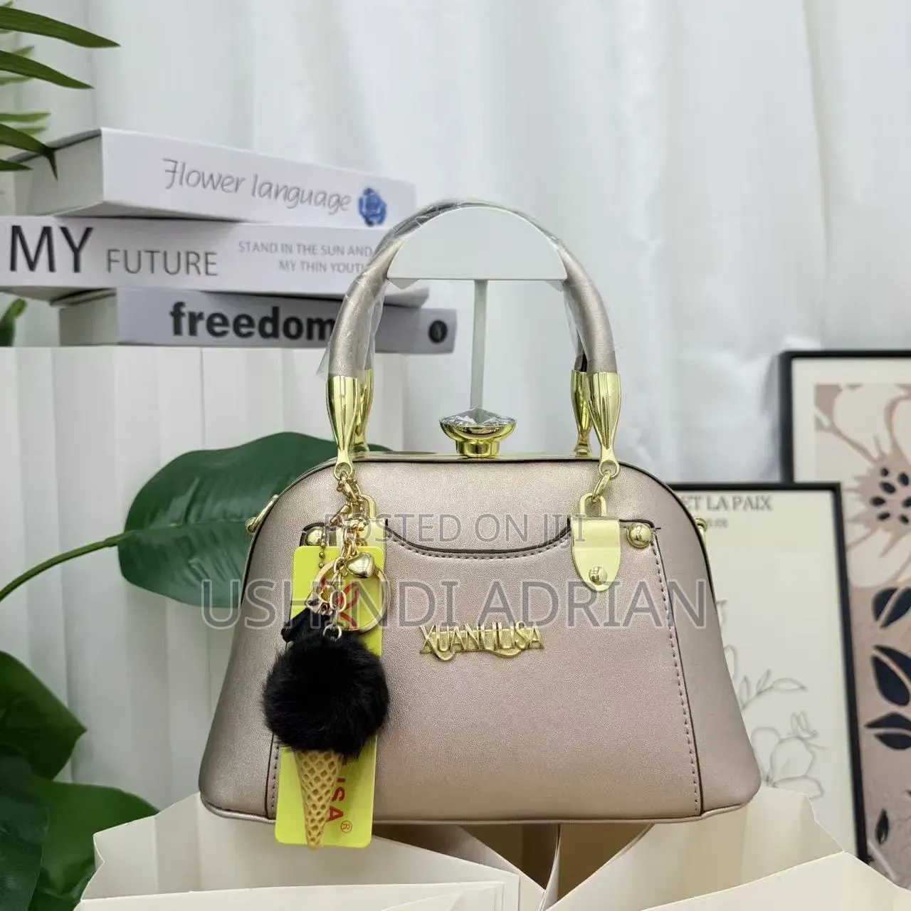 Handbagsorder Price: TSH 55,000/=