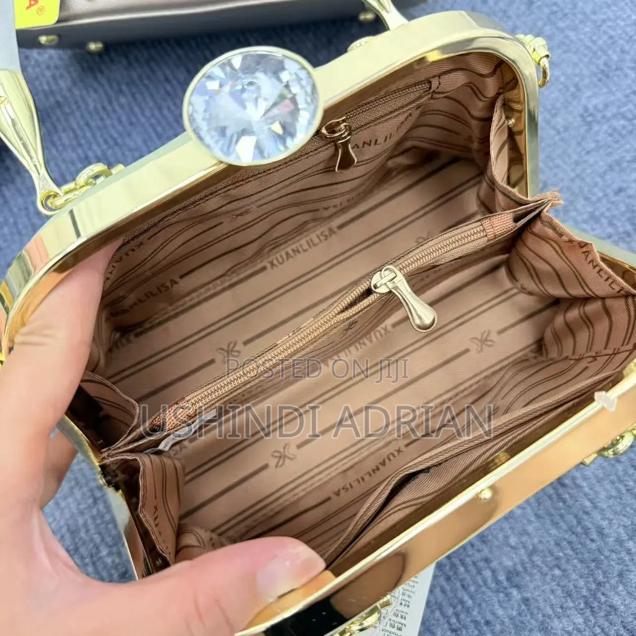 Handbagsorder Price: TSH 55,000/=