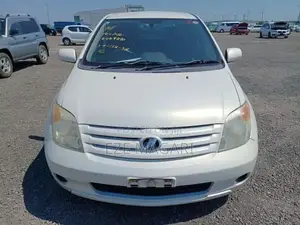 Toyota IST 2006 White