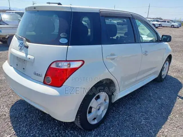 Toyota IST 2006 White