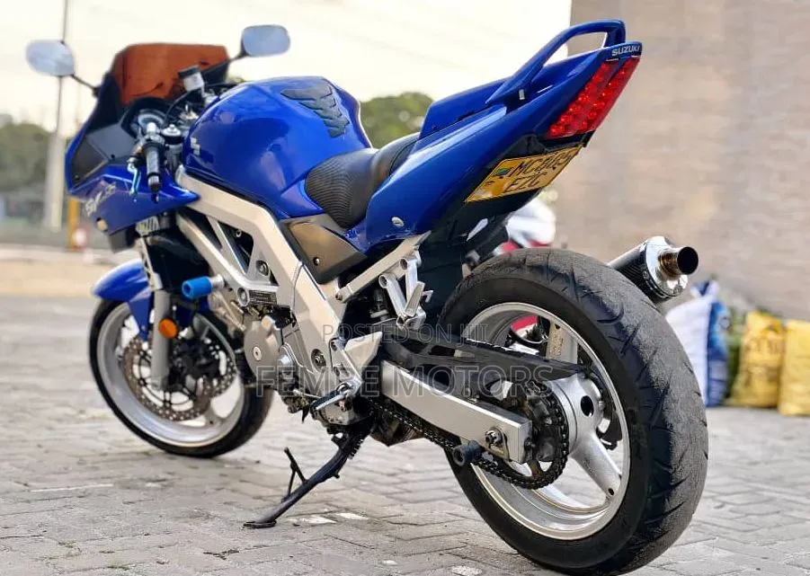 Suzuki 2006 Blue