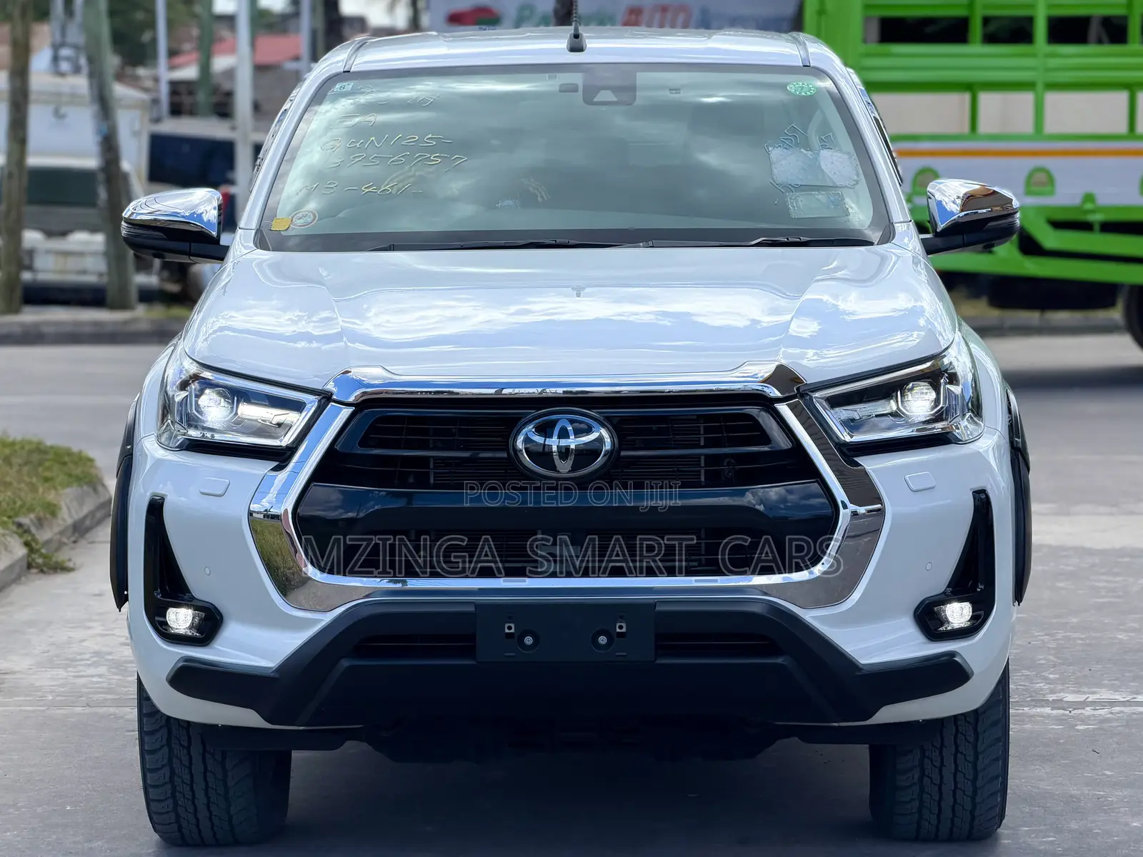 Toyota Hilux 2024 White