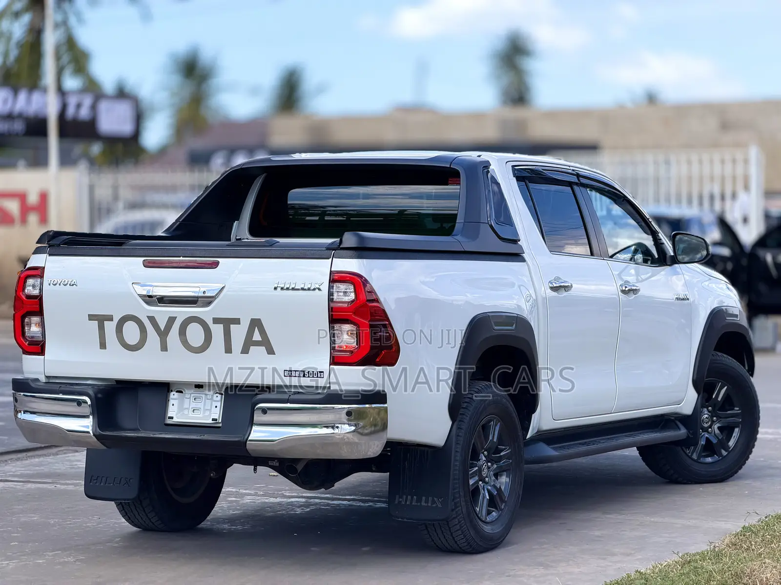 Toyota Hilux 2024 White