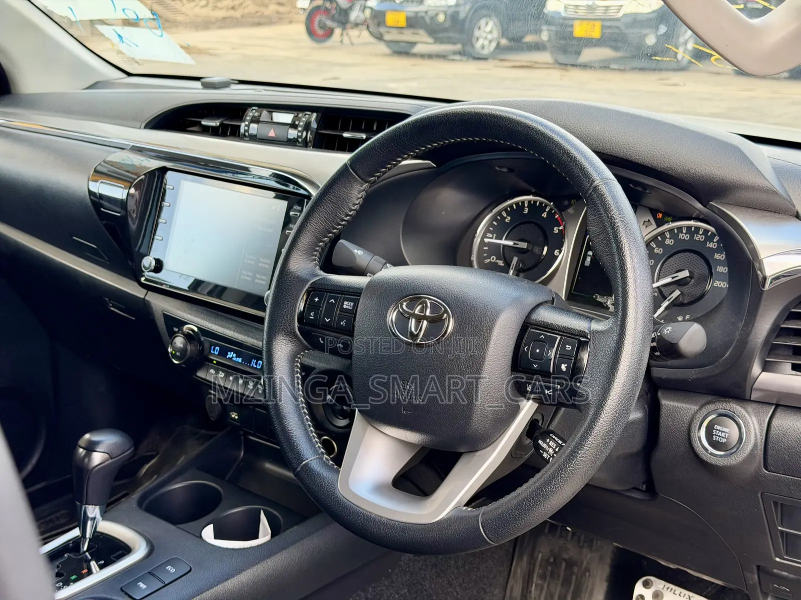 Toyota Hilux 2024 White