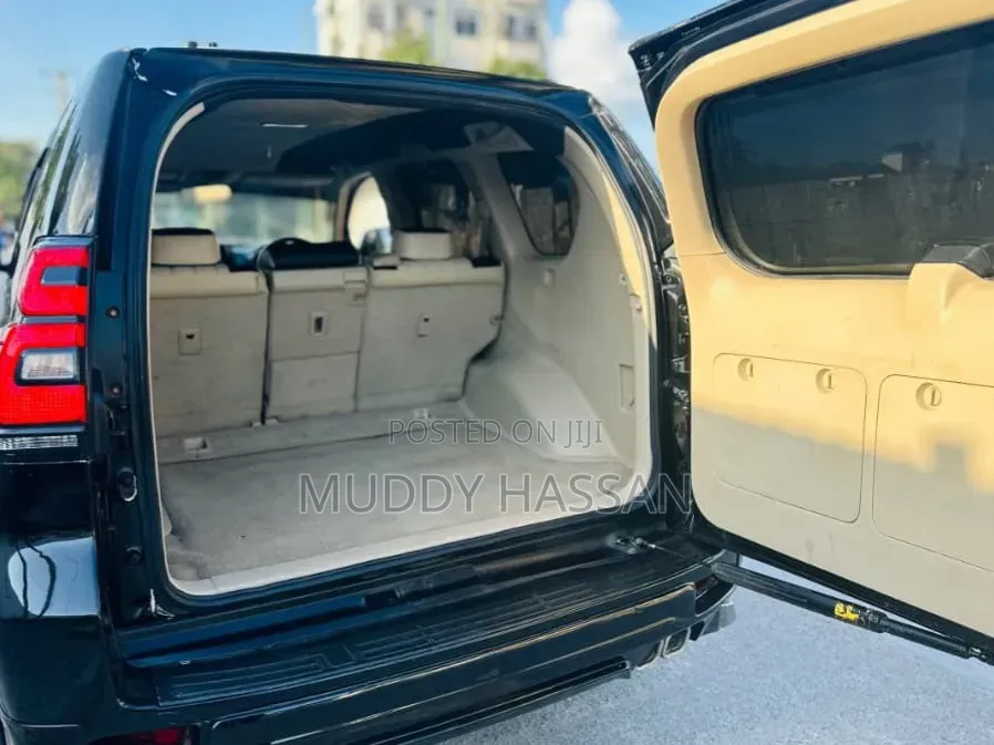 Toyota Land Cruiser Prado 2010 Black