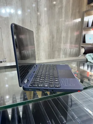 Laptop Lenovo 500e 4GB Intel Pentium SSD 128GB