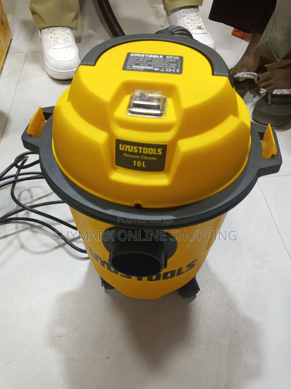 Uyustools Vaccum Cleaner 10L Capacity