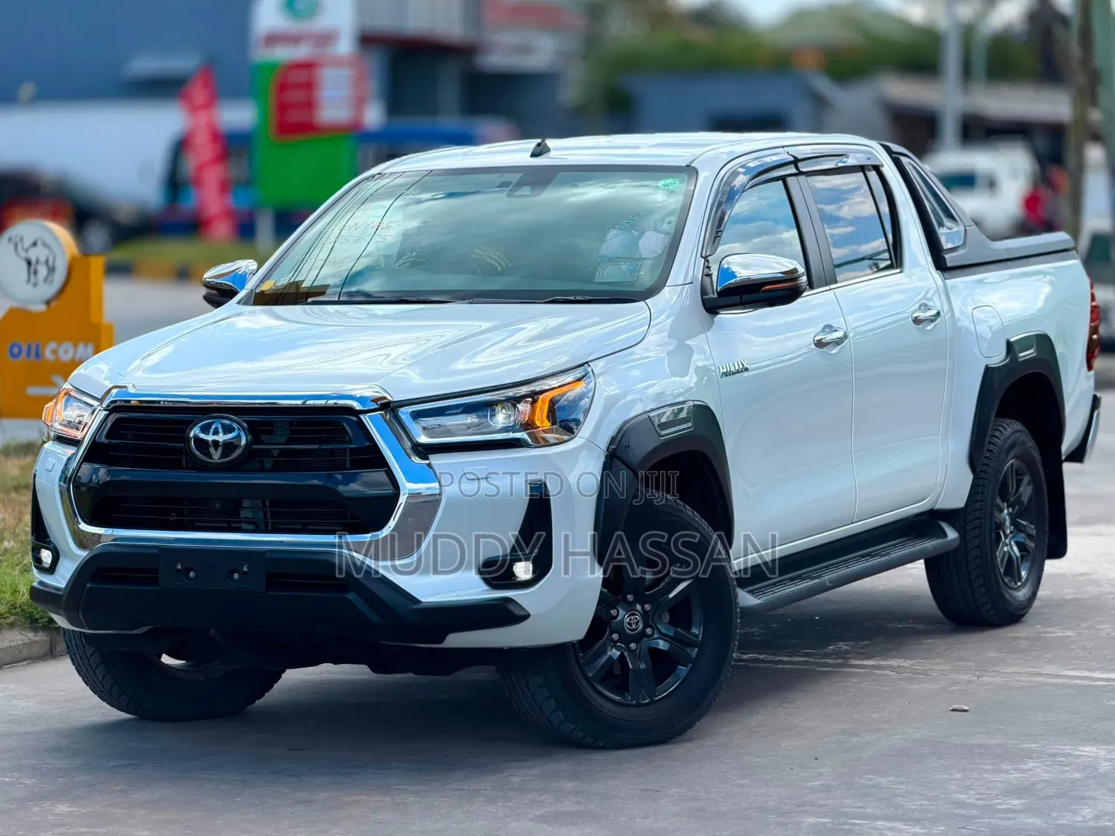Toyota Hilux 2022 White