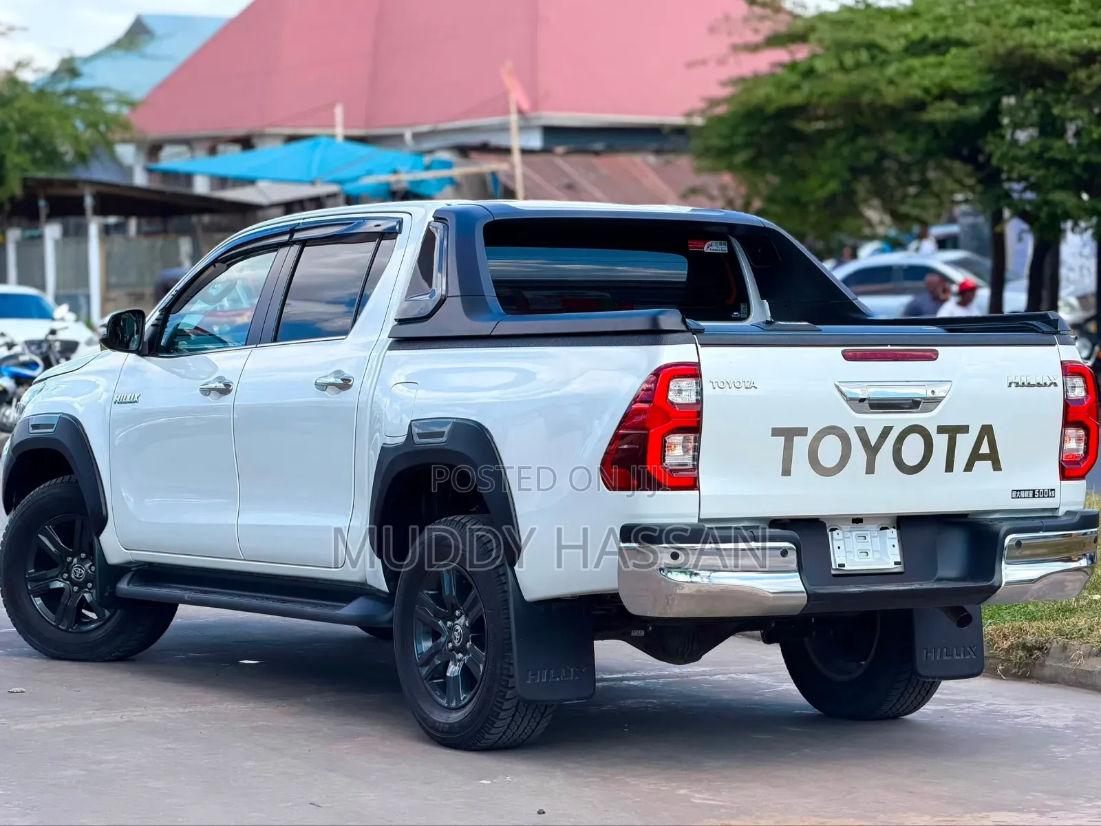 Toyota Hilux 2022 White