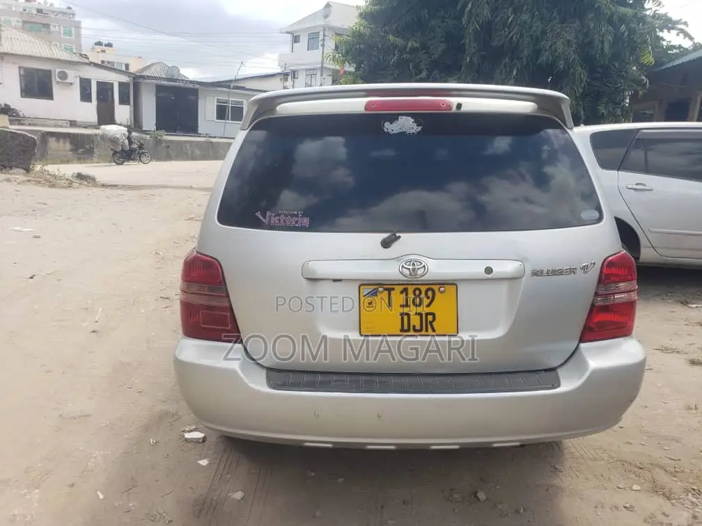 Toyota Kluger 2005 Silver