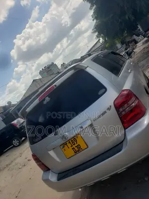 Toyota Kluger 2005 Silver