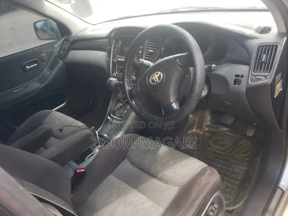 Toyota Kluger 2005 Silver