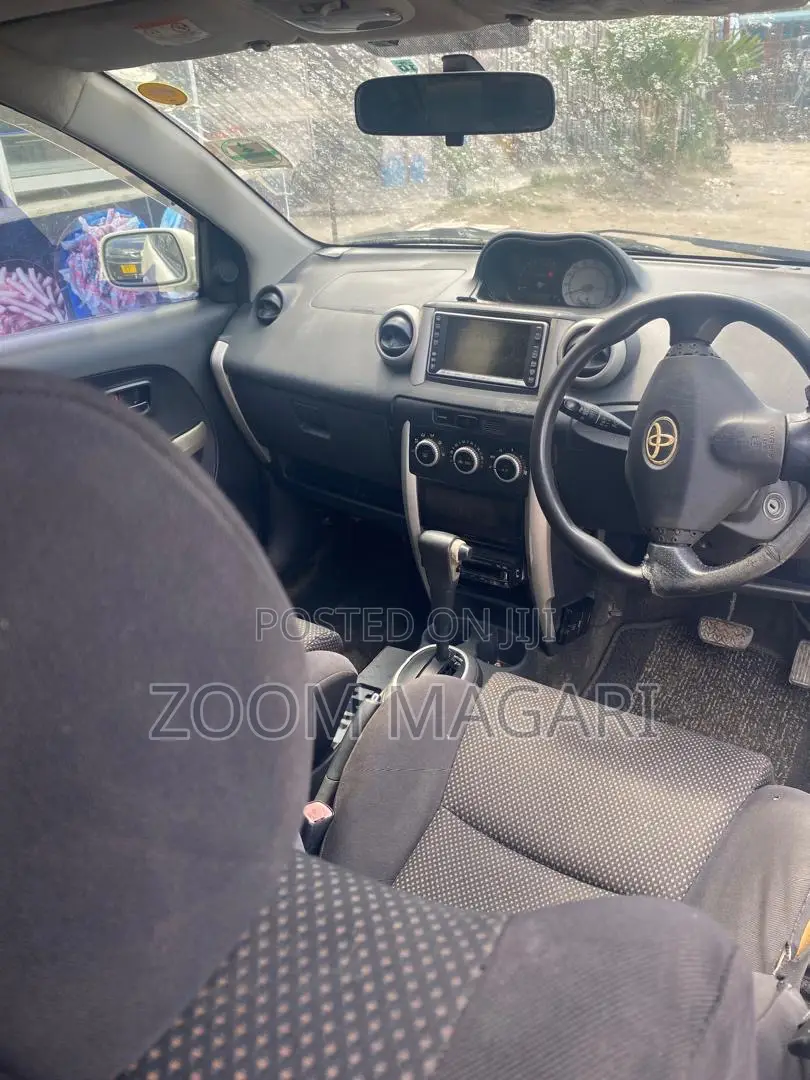 Toyota IST 2004 White
