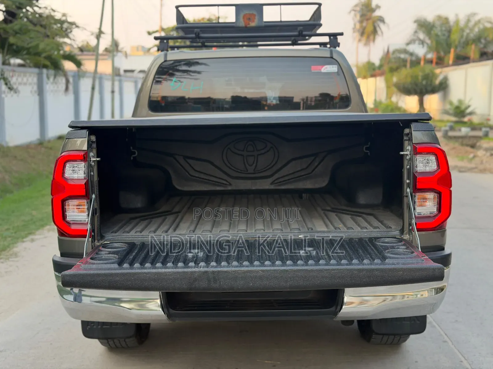 Toyota Hilux 2024 Gray