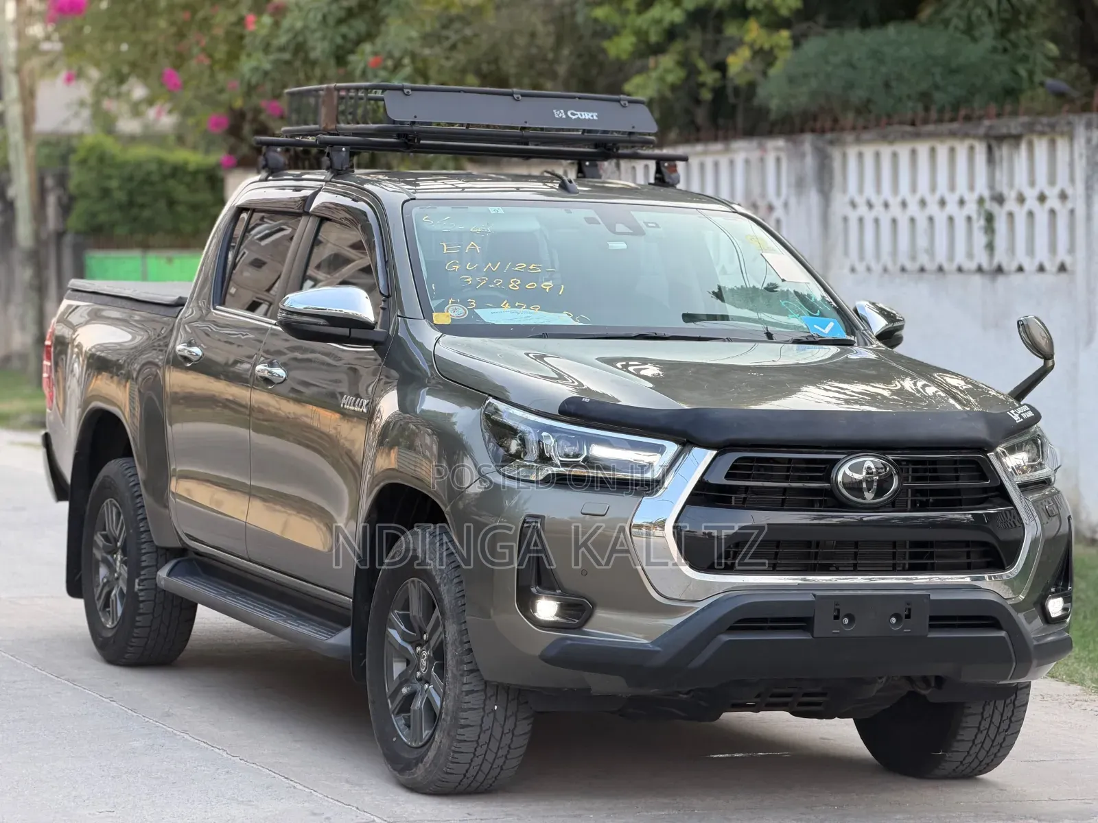Toyota Hilux 2024 Gray