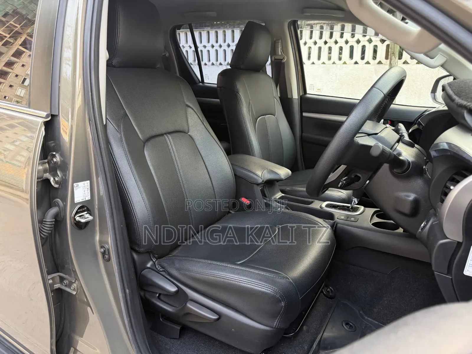 Toyota Hilux 2024 Gray
