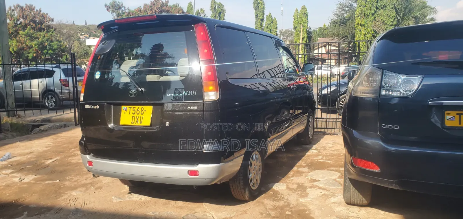 Toyota Noah 2002 Black