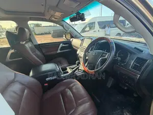 Toyota Land Cruiser 4.5 V8 TD 2016 Gold