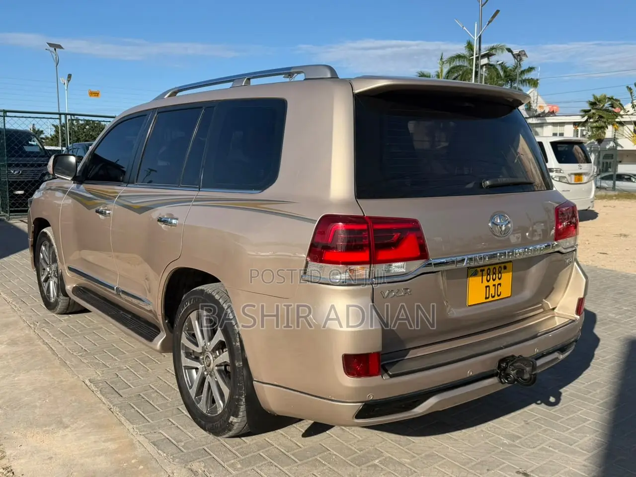 Toyota Land Cruiser 4.5 V8 TD 2016 Gold