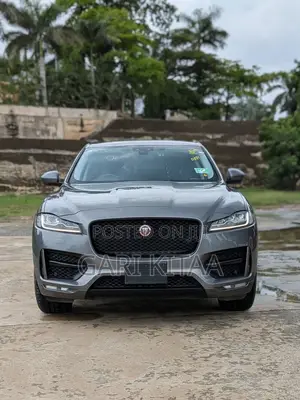 Jaguar F-Pace 2018 Gray