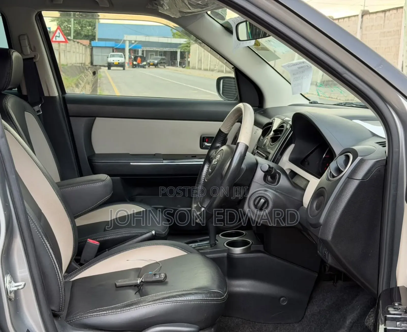 Mazda Verisa 2011 Silver