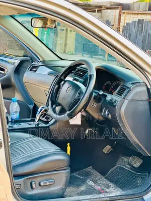 Toyota Crown Royale 2005 Silver
