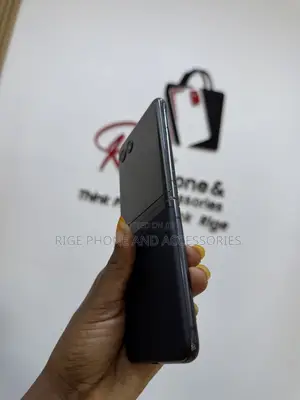 Motorola Razr (2023) 256 GB Black