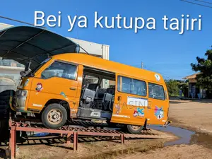 Nissan Caravan (Urvan) 2005 Green