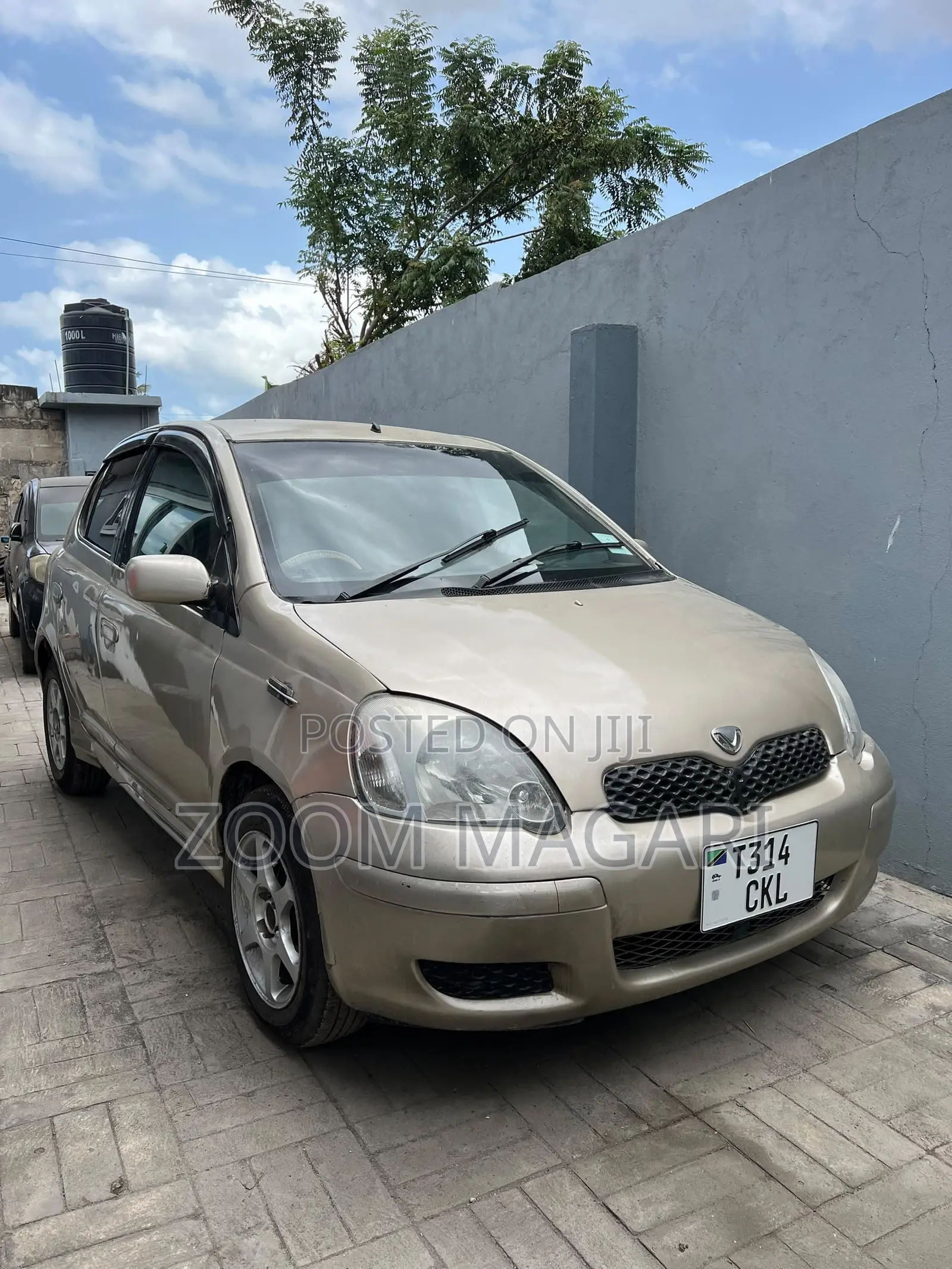 Toyota Vitz 2000 Beige