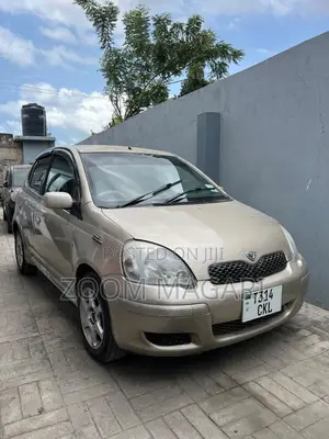 Toyota Vitz 2000 Beige