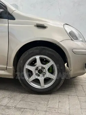 Toyota Vitz 2000 Beige