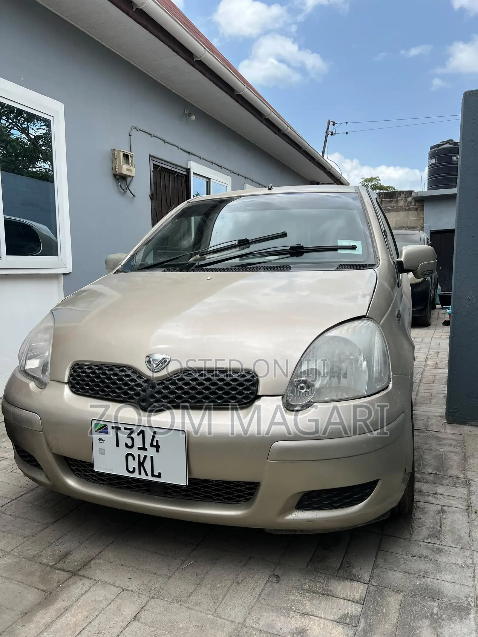 Toyota Vitz 2000 Beige