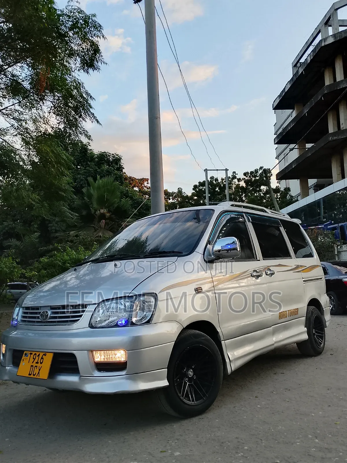 Toyota Noah 2001 Silver