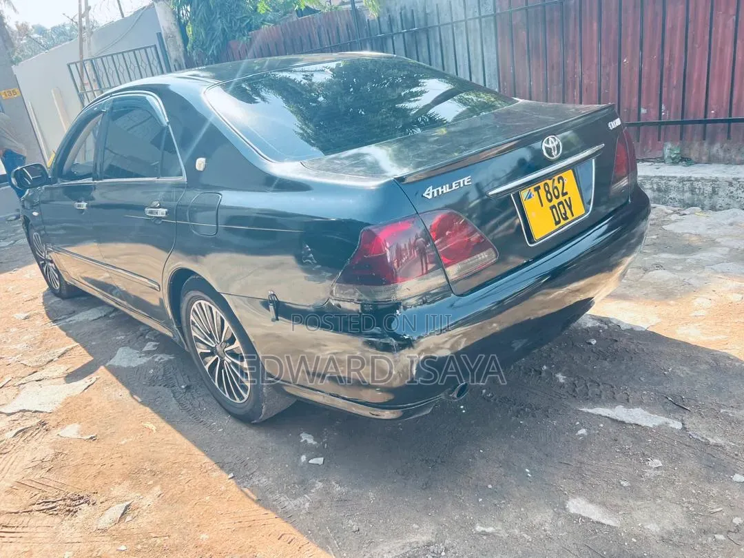 Toyota Crown 2006 Black