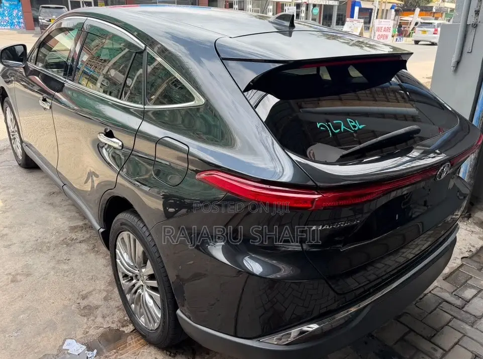Toyota Harrier 2.0 2020 Black