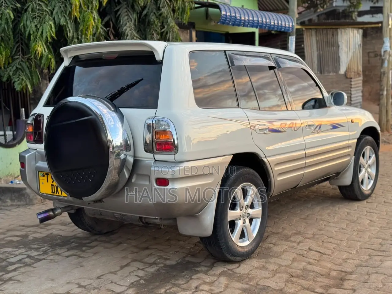 Toyota RAV4 1999 White