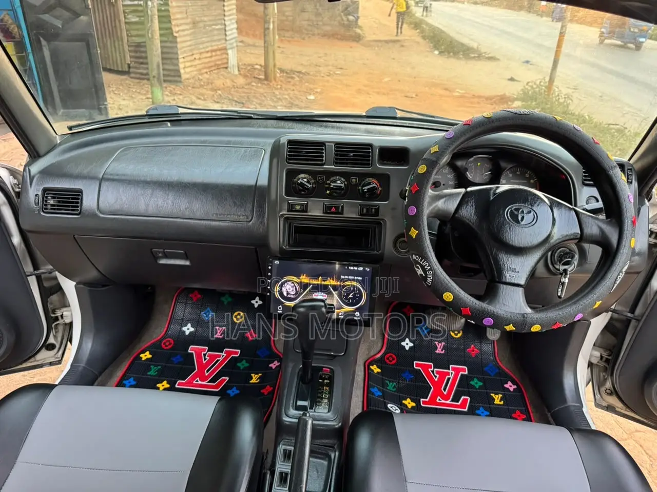 Toyota RAV4 1999 White