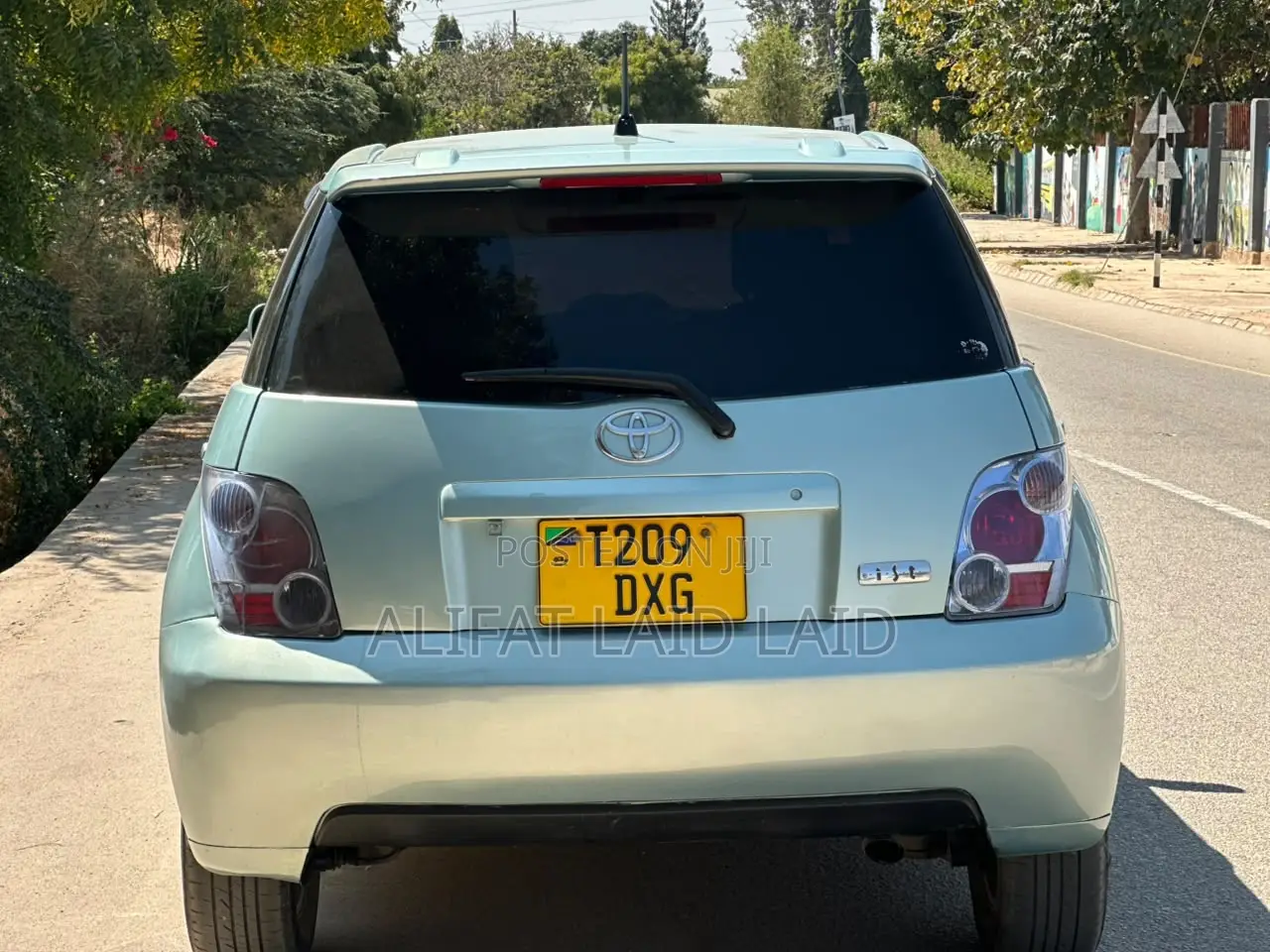 Toyota IST 2004 Silver