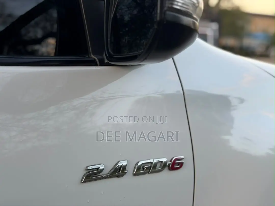 Toyota Hilux 2019 White