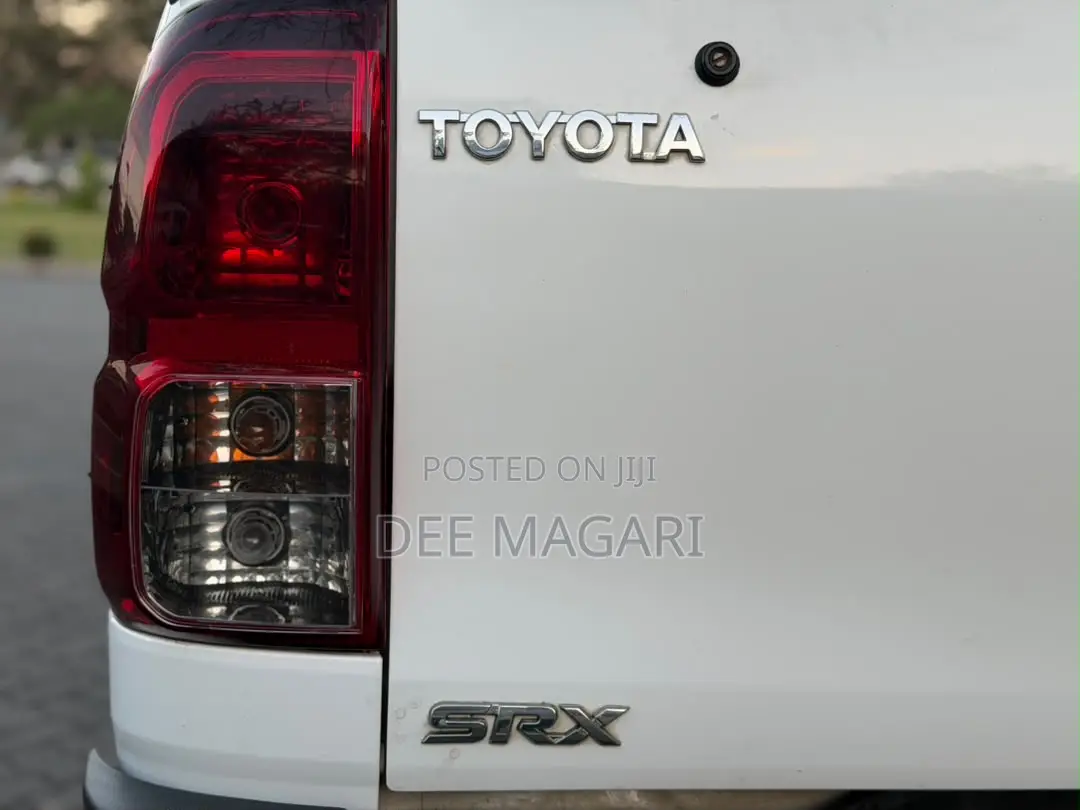 Toyota Hilux 2019 White