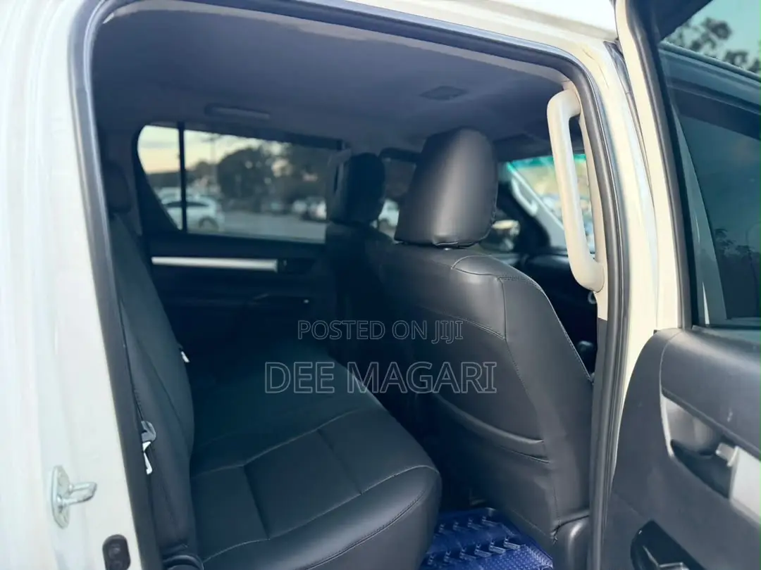 Toyota Hilux 2019 White