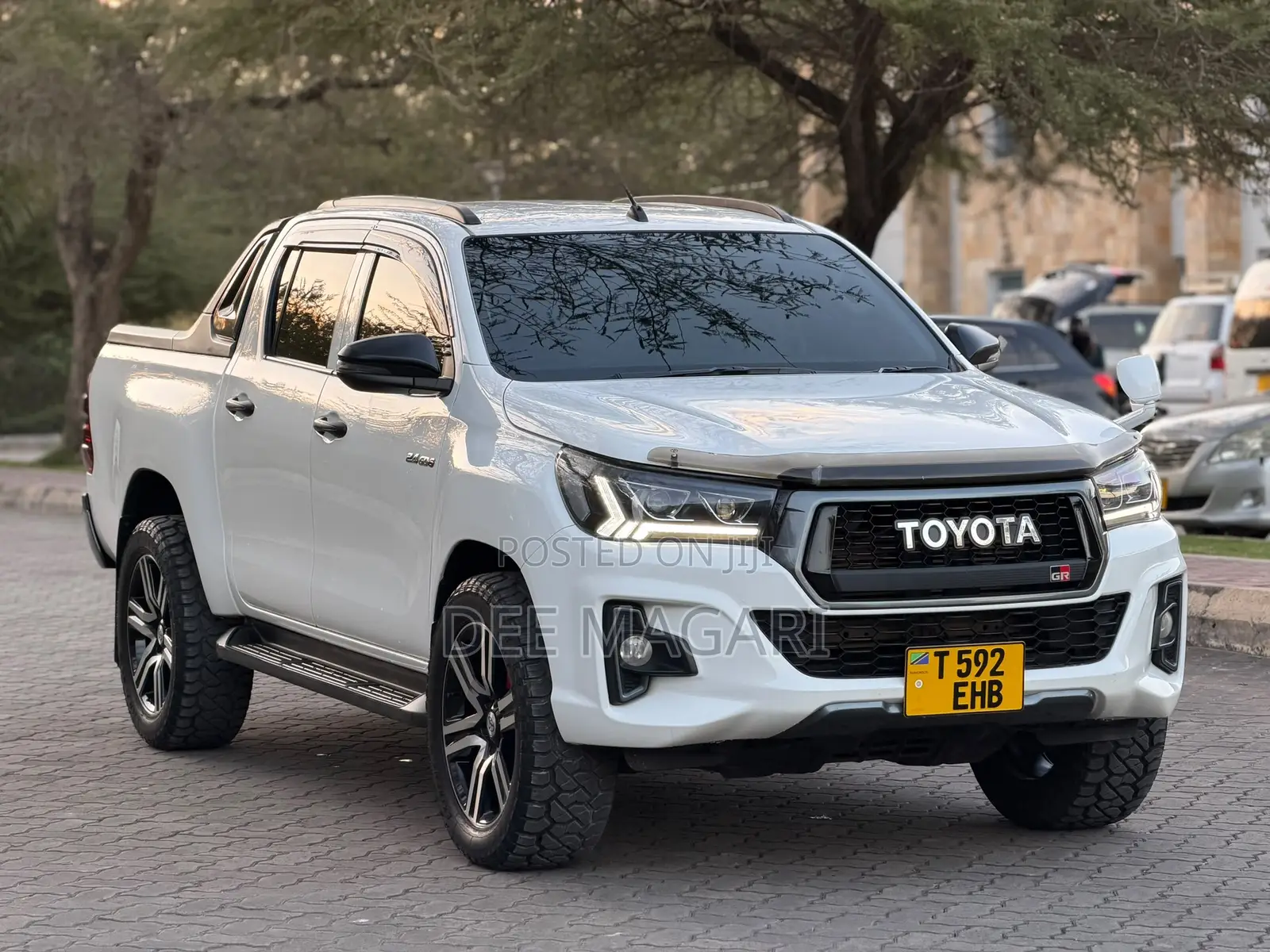 Toyota Hilux 2019 White