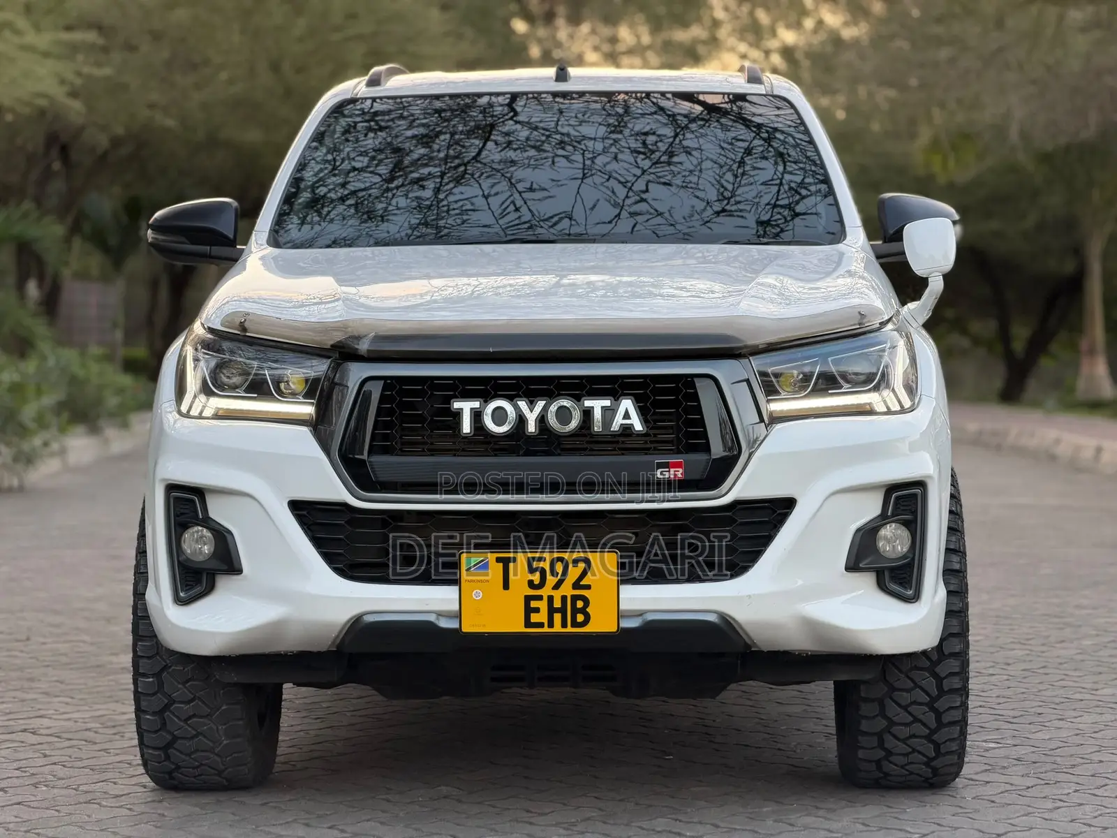 Toyota Hilux 2019 White