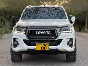 Toyota Hilux 2019 White