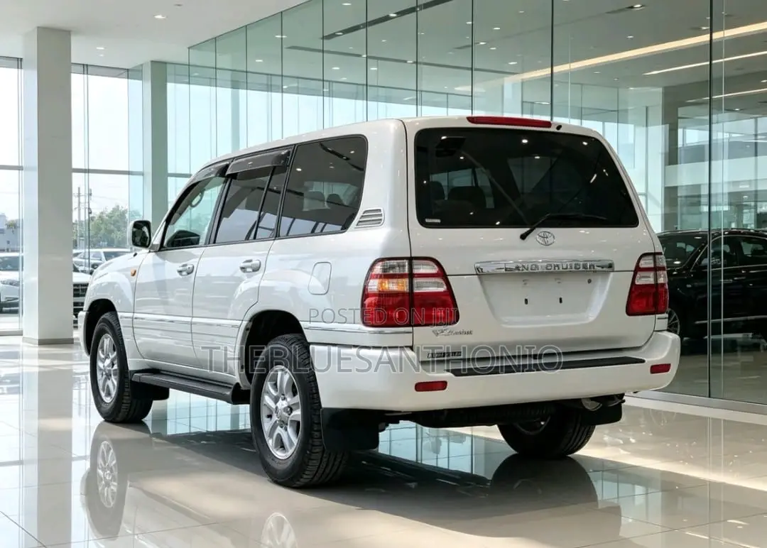Toyota Land Cruiser 2004 White